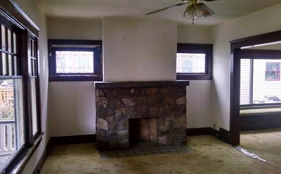 3rd image of 11819 Chesterfield Ave
