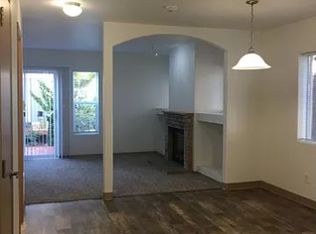 7221 196th St SW #E-1, Lynnwood, WA 98036