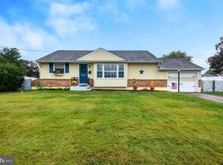 414 Plantation Dr, Glendora, NJ 08029