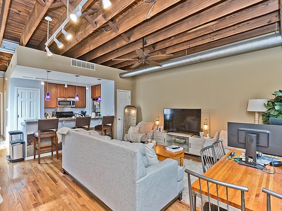 5th image of 2943 N Lincoln Ave APT 107