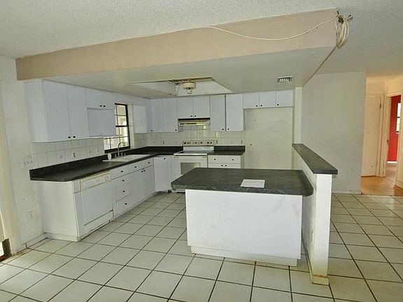 3rd image of 17713 Sunrise Dr