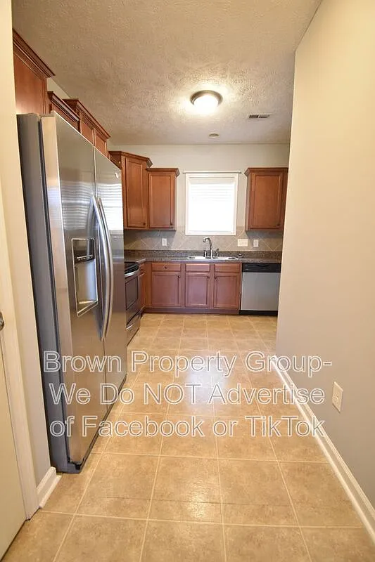 3 bed, 2.5 bath, 1501 sqft, $1,795 — Photo 4