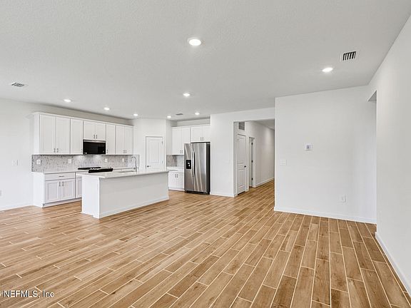 2nd image of 65 WANDERING CREEK Way