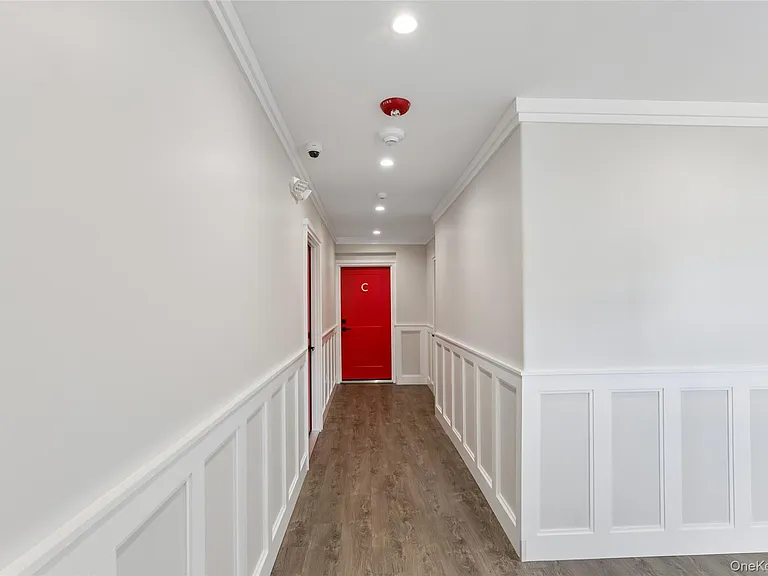 780 New York Ave #B — Photo 3