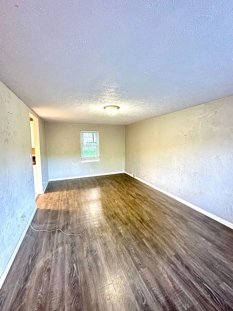Updated 3 Bed, 1.5 Bath Home in Forest Hills - Available Now! — Photo 2