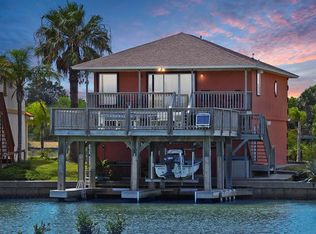 1435 Harbor Island Dr, Port Isabel, TX 78578