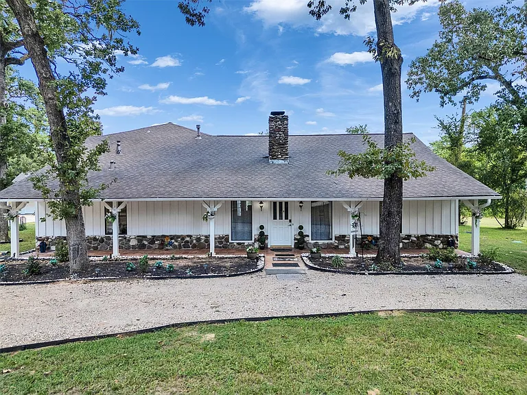 8402 Matthews Ln — Photo 17