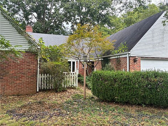 2nd image of 6372 Dupont Rd