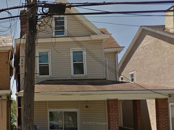 2nd image of 127 Margaret St