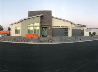 8328 Claystone Hill Ct, Las Vegas, NV 89113
