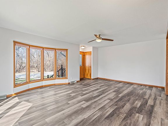 5th image of 700 W 4th St