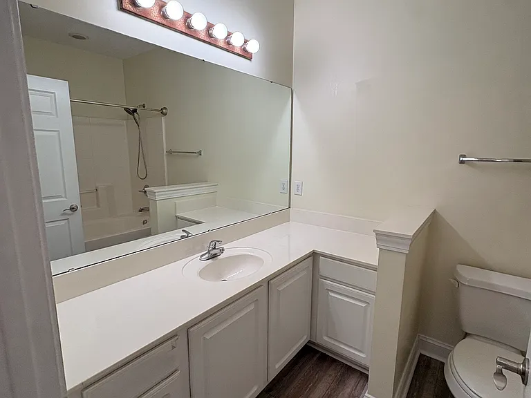 111 Fountain Pointe Ln #302 — Photo 10
