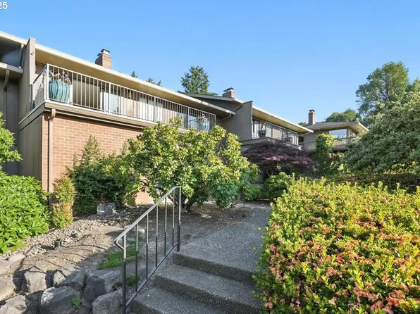 46 Condolea Ct, Lake Oswego, OR 97035