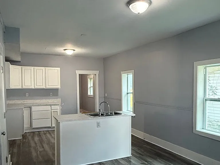 2809 Columbia Ave — Photo 12