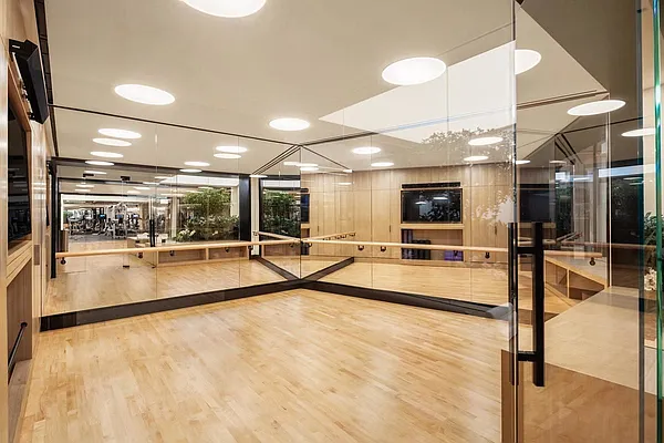 Rented by Oxford Property Group | media 22