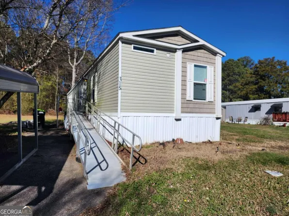 315 Hillcrest Ave, Fayetteville, GA 30214