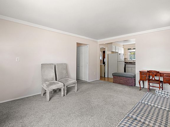 5th image of 32369 Alvin St