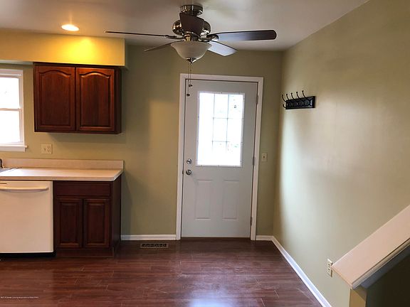 3rd image of 5917 Ellendale Dr