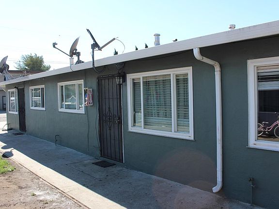 5th image of 2917 Curtis Ave