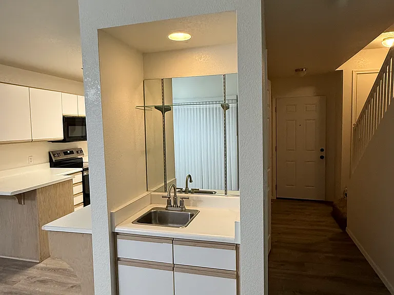858 Campbell Rd #4 — Photo 10