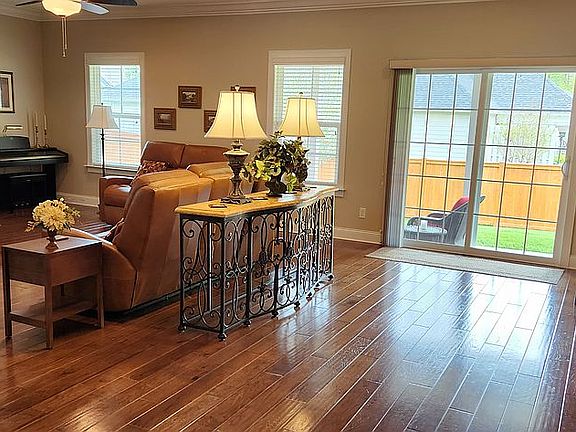 4th image of 566 Deer Valley Dr