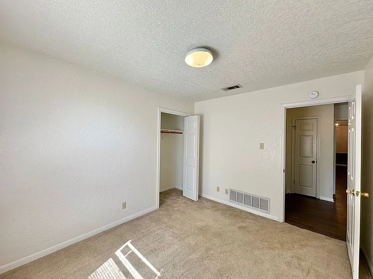 1114 Boulder Run — Photo 32