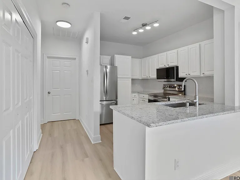 5165 Etta St #8-E — Photo 3
