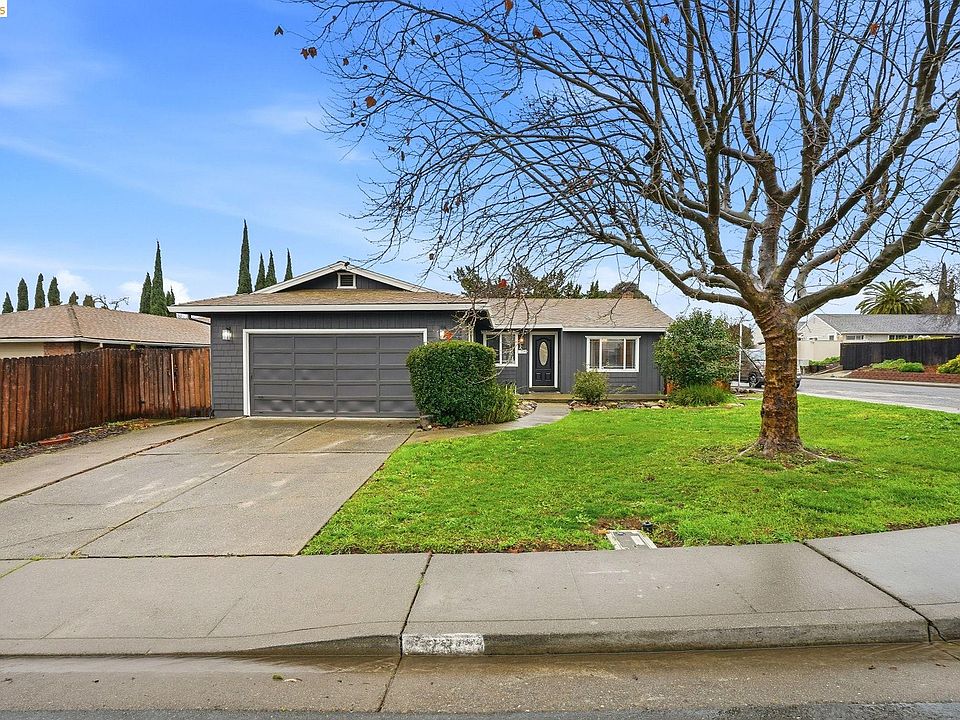 1st image of 23 Shasta Dr