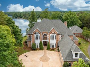 3106 47th Avenue Ln NE, Hickory, NC 28601