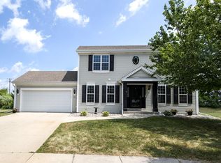 914 N Michael Ct, Elkhorn, WI 53121