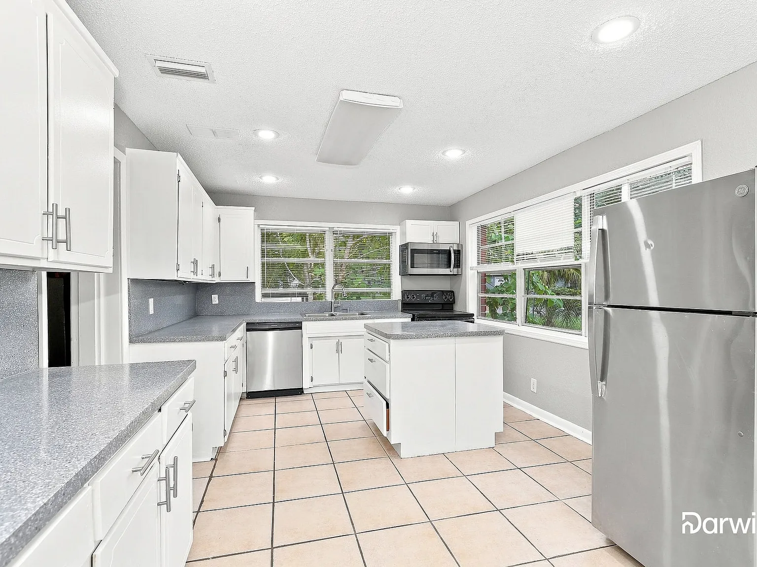4 bed, 2.0 bath, 1883 sqft, $1,680 — Photo 3