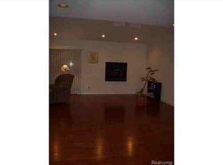 6478 Maple Hills Dr #1, Bloomfield Hills, MI 48301