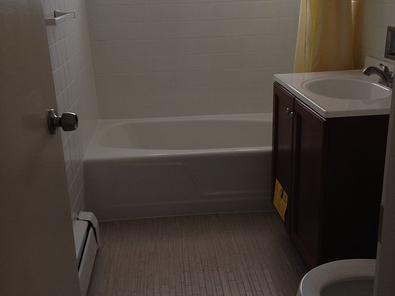 2nd image of 3739 W Wilson Ave APT 2B