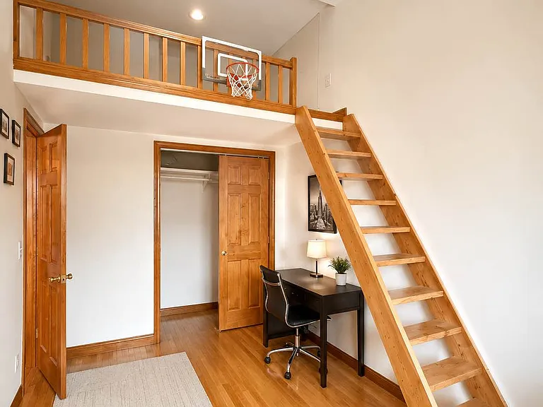 116 W 75th St #4 — Photo 18