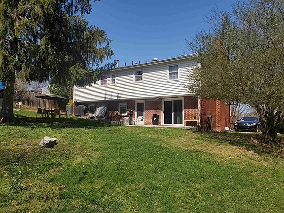 2nd image of 194 Highland Ct