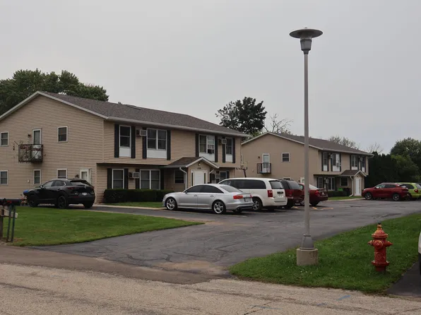 108-116 Eilbes Ave, Beaver Dam, WI 53916