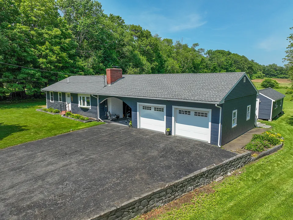 256 Hanscom Rd