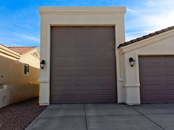 4th image of 2770 Edgewood Dr
