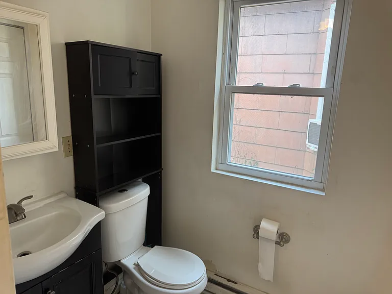 511 Race St #2 — Photo 9