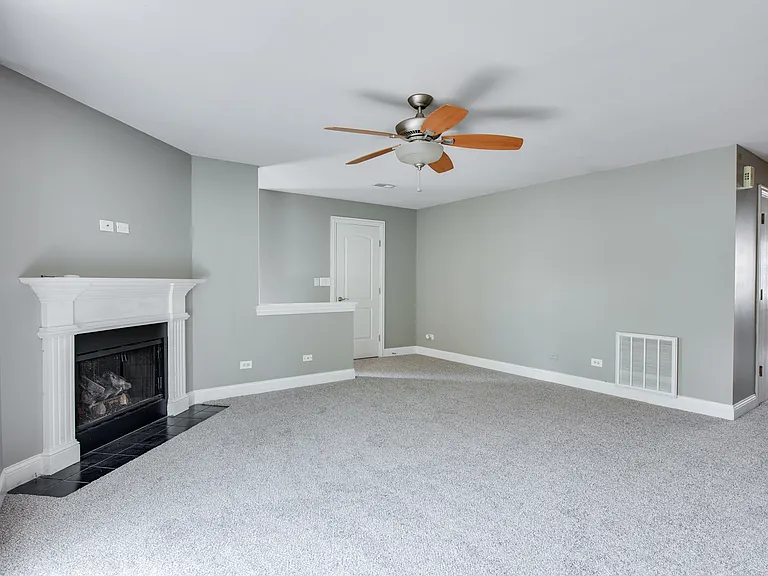 19 Foxcroft Rd #203 — Photo 8