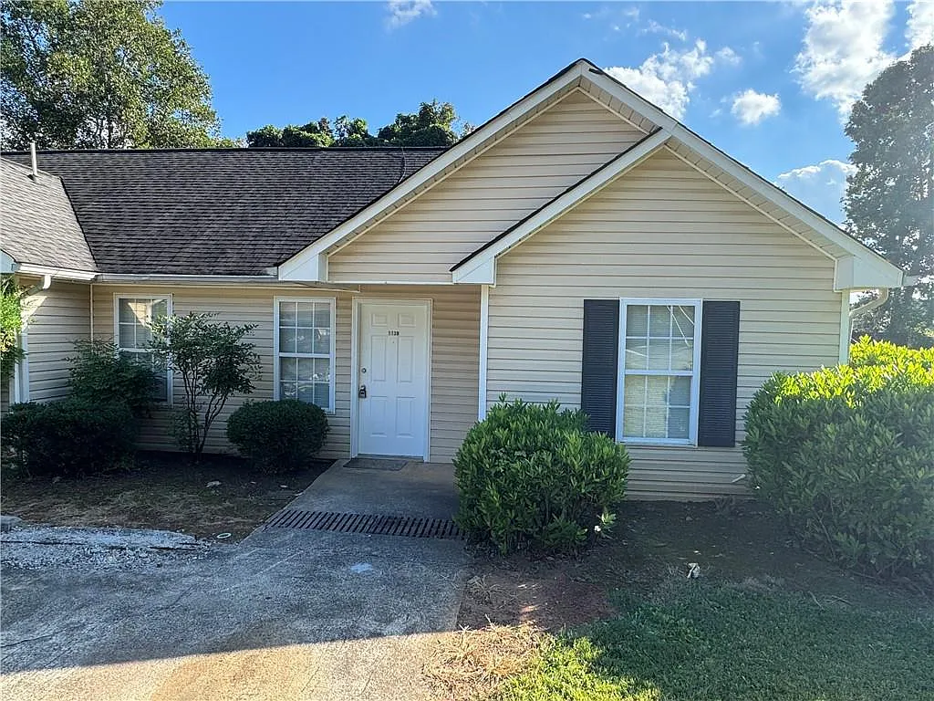 2 bed, 2.0 bath, 860 sqft, $1,350 — Photo 1