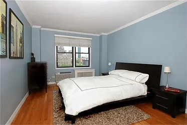 Rented by R New York