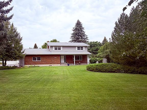 2nd image of 210 Sunny Heights Ln
