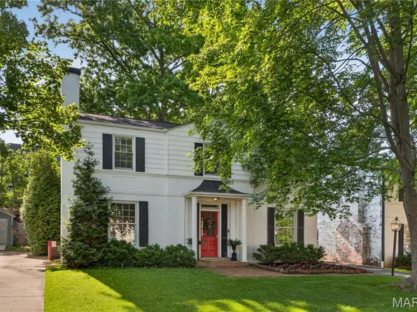 8514 Colonial Ln, Saint Louis, MO 63124