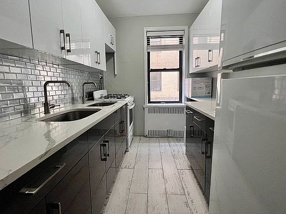 5th image of 729 W 186th St APT 2L