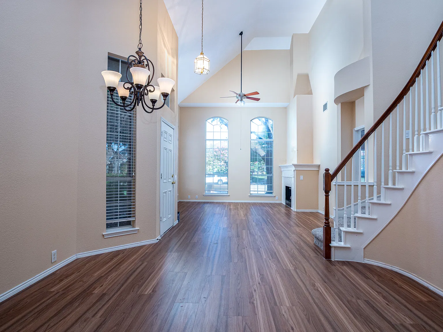 3 bed, 2.5 bath, 2044 sqft, $2,750 — Photo 3