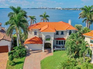 1901 Carolina Ave NE, Saint Petersburg, FL 33703