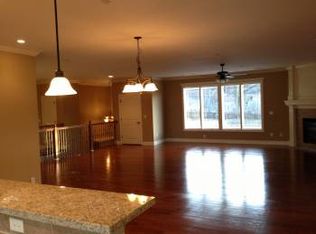 6019 W 102nd Ter, Overland Park, KS 66207