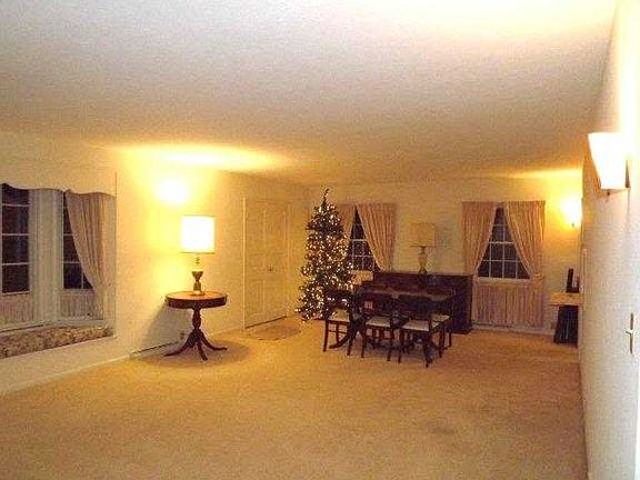 3rd image of 3576 N Tanglewood Ln