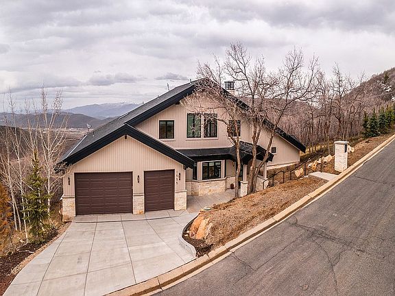 2nd image of 1555 Aerie Cir